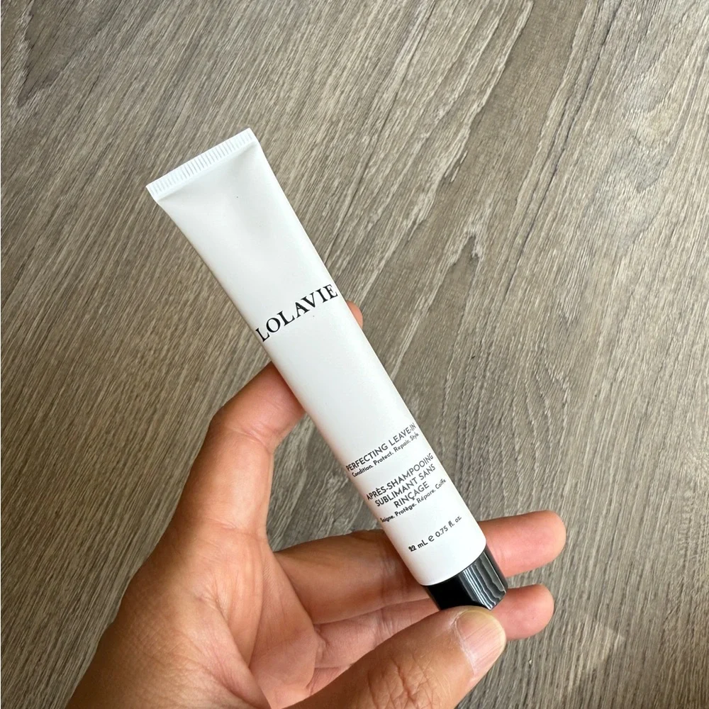 LolaVie Perfecting Leave-In Hair Treatment - travel size 22ML - Picture 1 of 2